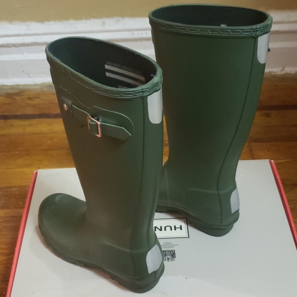 They're beautiful, but do not fit me anymore. - Picture 2 of 4